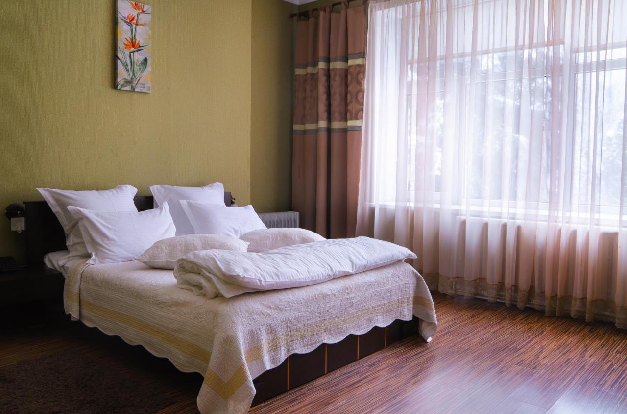Safari-Club Hotel Vinnytsia Bagian luar foto